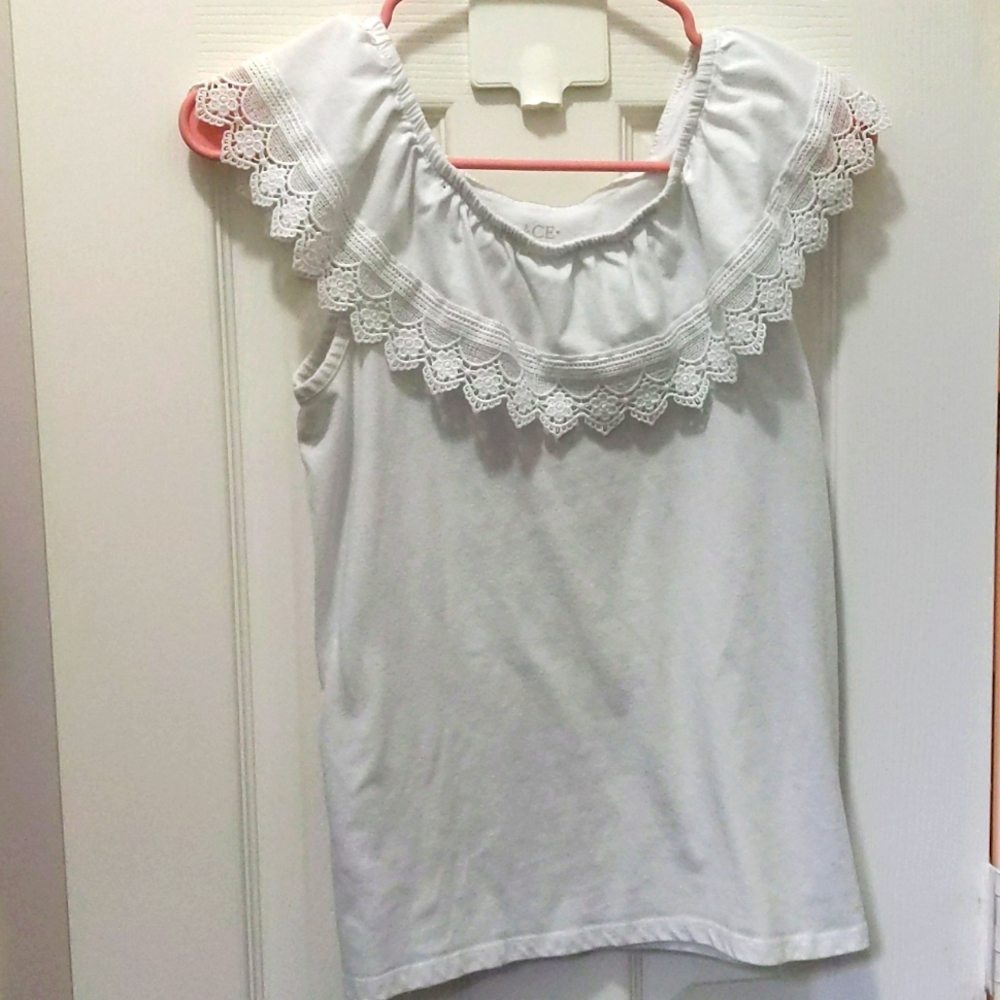 Girls white lace shirt